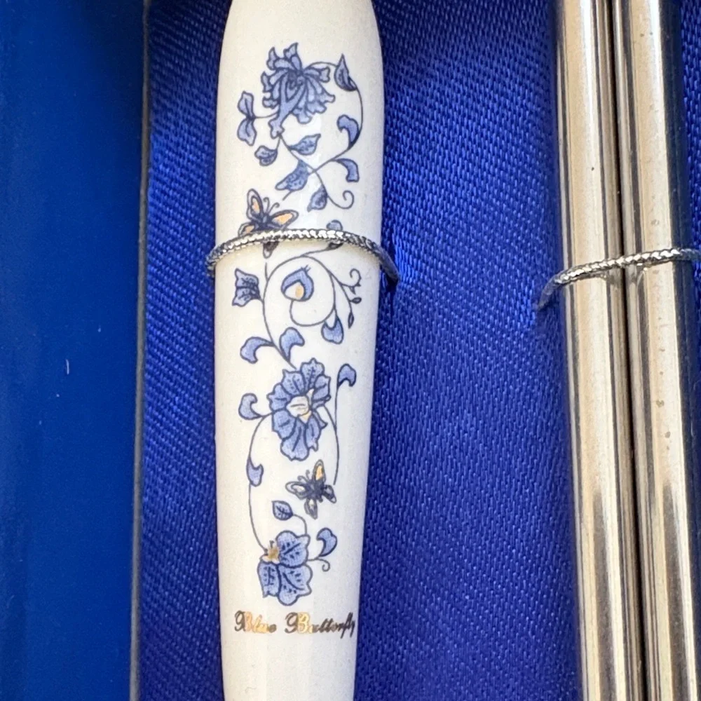 Elegant Blue and White Porcelain Spoon and Chopsticks Set New